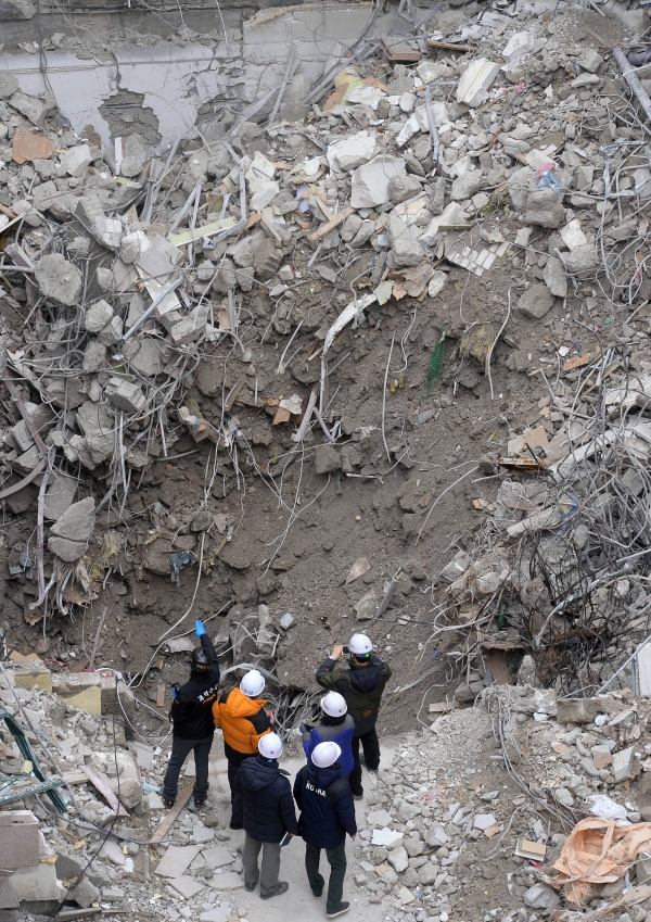 서울 낙원동 철거 공사 중 붕괴 - 2명 사망, 2명 부상