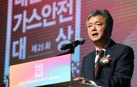 이인호 산업통상자원부 차관이 지난 6일 오전 서울 여의도 63 컨벤션센터에서 열린 제25회 대한민국 가스안전대상에 참석해 치사하고 있다.
