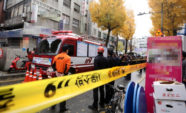 지난해 11월 서울 종로구 고시원에서 화재가 발생해 18명의 사상자가 발생했다. [이미지 제공: 뉴시스]